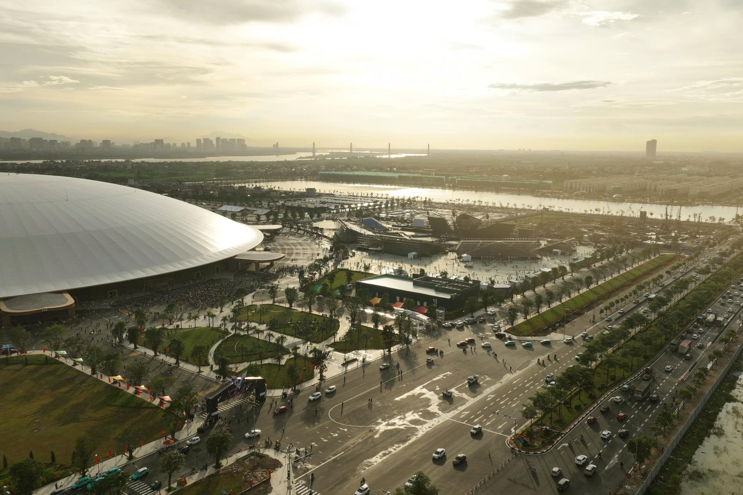 Trung t&acirc;m Hội chợ Triển l&atilde;m Quốc gia c&aacute;ch s&acirc;n bay Nội B&agrave;i 15 ph&uacute;t, c&aacute;ch trung t&acirc;m H&agrave; Nội 20 ph&uacute;t di chuyển &nbsp; &nbsp;