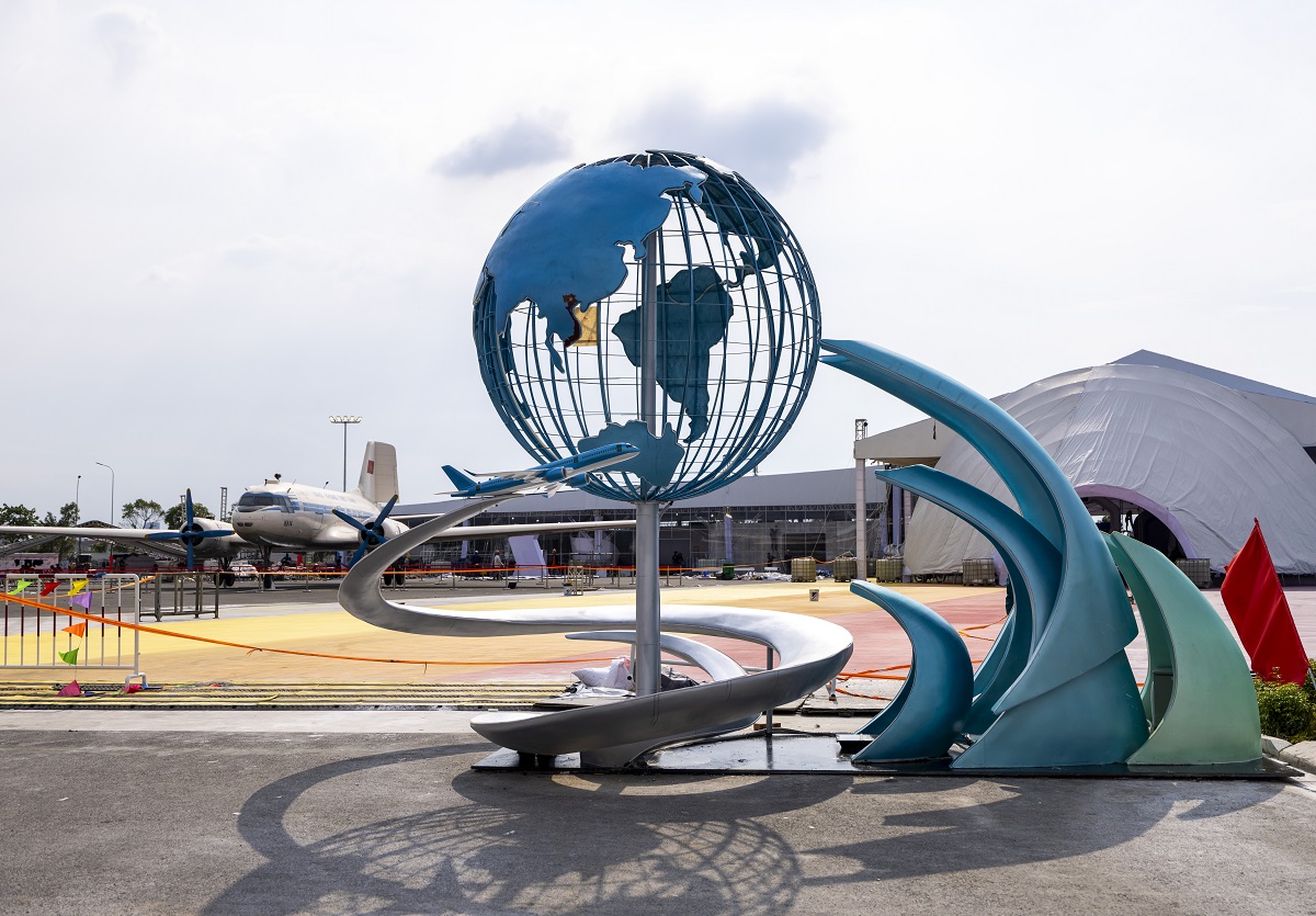 C&aacute;c khu trưng b&agrave;y ngo&agrave;i trời tại kh&ocirc;ng gian S&acirc;n Đ&ocirc;ng, S&acirc;n T&acirc;y, S&acirc;n Nam