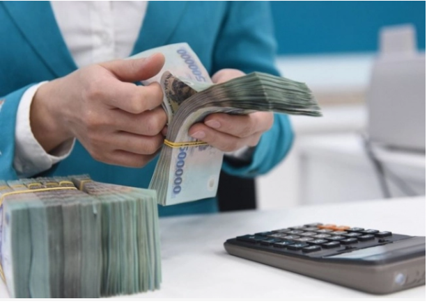 Ngân hàng đầu tiên cho vay trả nợ ngân hàng khác, lãi suất chỉ 6,9%/năm - Ảnh 1