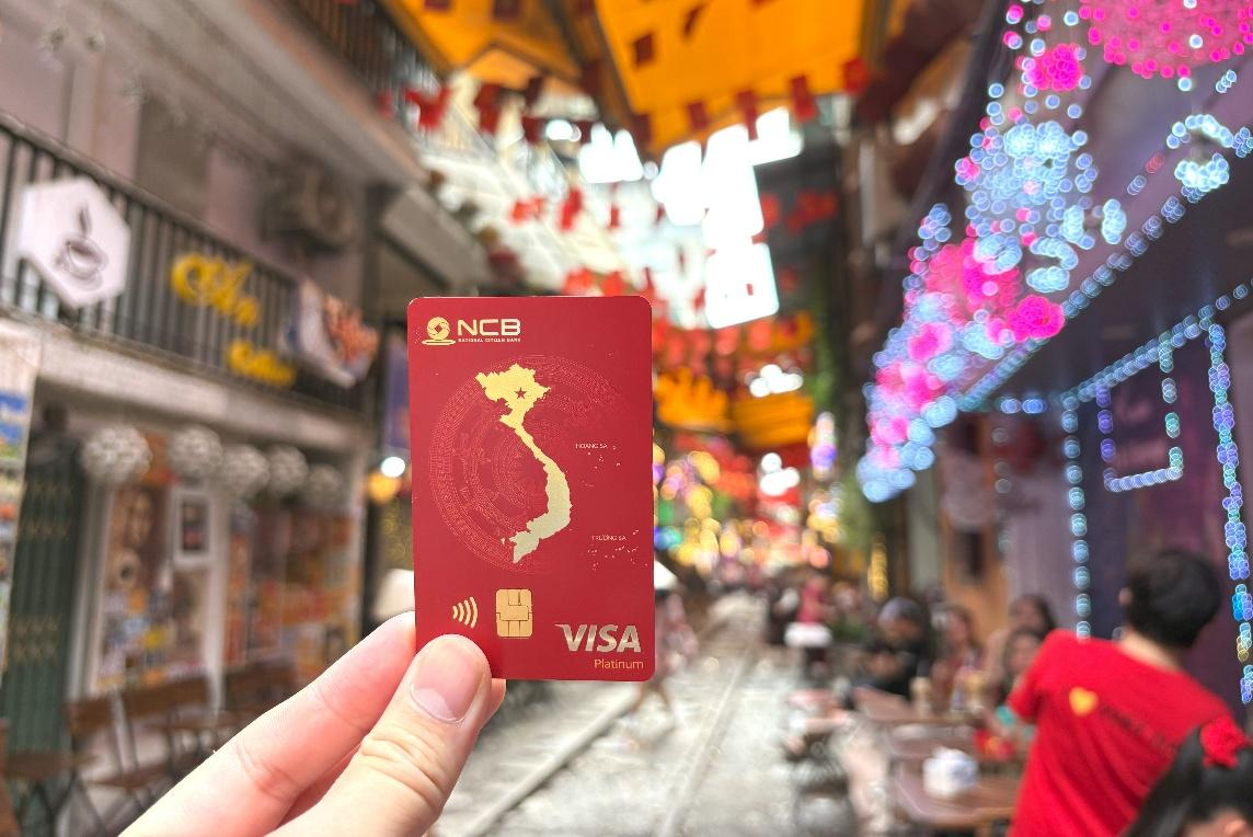 Ngắm những khung h&#236;nh rực rỡ của thẻ NCB Visa Tự h&#224;o check-in dịp Quốc kh&#225;nh - Ảnh 3