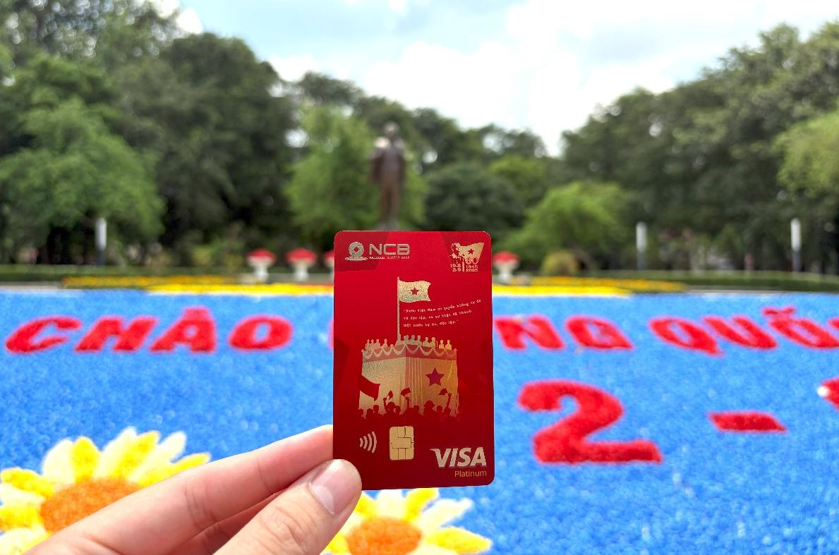 Ngắm những khung h&#236;nh rực rỡ của thẻ NCB Visa Tự h&#224;o check-in dịp Quốc kh&#225;nh - Ảnh 4