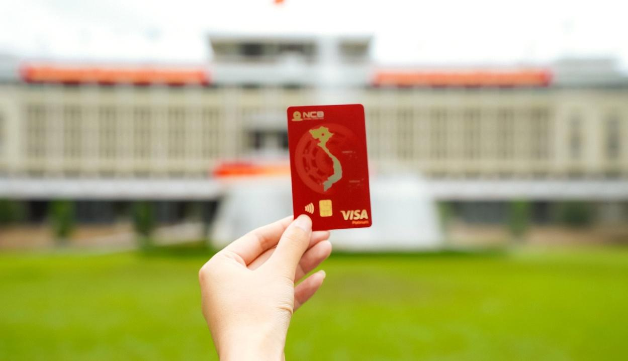 Ngắm những khung h&#236;nh rực rỡ của thẻ NCB Visa Tự h&#224;o check-in dịp Quốc kh&#225;nh - Ảnh 6
