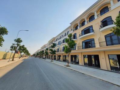 Thời điểm n&agrave;y, nhiều căn thấp tầng đ&atilde; sẵn s&agrave;ng ch&agrave;o đ&oacute;n c&aacute;c t&acirc;n chủ nh&acirc;n chuyển về nh&agrave; mới