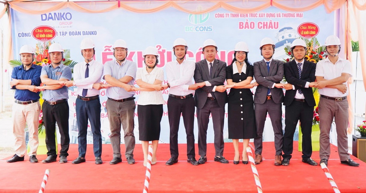 &nbsp;C&aacute;c đại biểu tham dự lễ khởi c&ocirc;ng quyết t&acirc;m ho&agrave;n th&agrave;nh đ&uacute;ng tiến độ