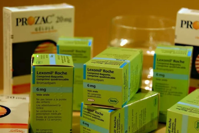 N&#243;ng chuyện thuốc giả: Bộ Y tế cảnh b&#225;o khẩn to&#224;n thị trường - Ảnh 2