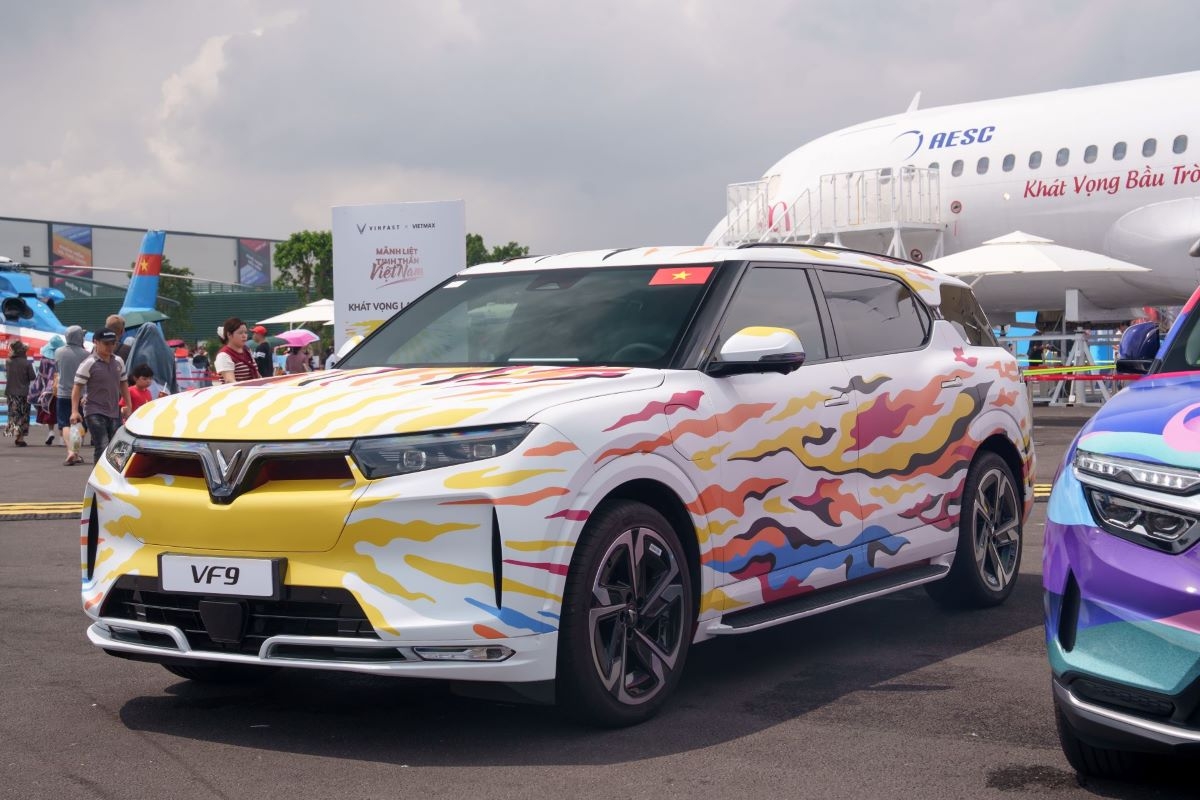 VinFast VF 9: Mẫu xe định nghĩa lại “đẳng cấp” cho thế hệ kh&#225;ch h&#224;ng mới - Ảnh 1