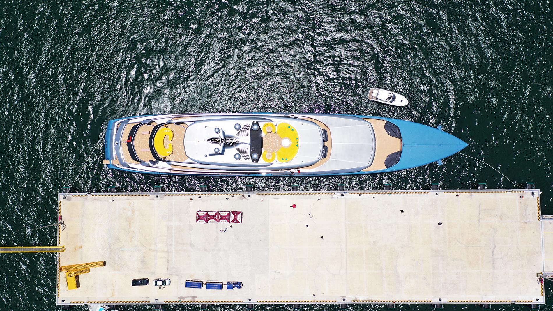 &nbsp;Cảng t&agrave;u kh&aacute;ch quốc tế Hạ Long l&agrave; nơi cập bến của c&aacute;c si&ecirc;u du thuyền quốc tế