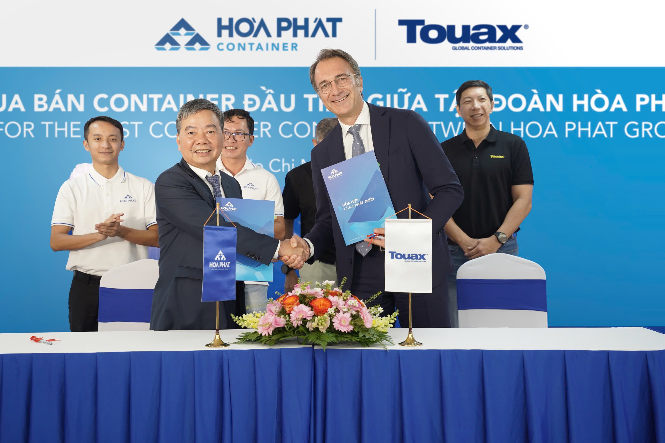 H&#242;a Ph&#225;t b&#224;n giao đơn h&#224;ng container đầu ti&#234;n cho Touax Container Leasing - Ảnh 1