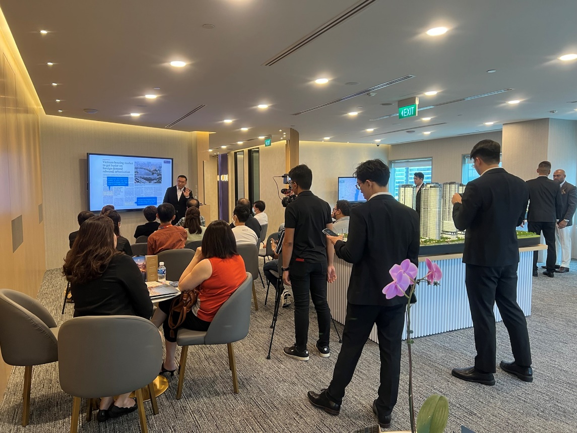 Việt Nam nổi tiếng với c&aacute;c nh&agrave; đầu tư tại Singapore l&agrave; một thị trường ph&aacute;t triển nhanh, với tiềm năng lớn để đa dạng h&oacute;a danh mục t&agrave;i sản v&agrave; tăng lợi tức đầu tư.