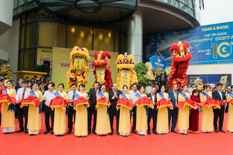 Nam A Bank H&agrave; Nội l&agrave; nơi l&agrave;m việc của nhiều ph&ograve;ng ban quan trọng của Ng&acirc;n h&agrave;ng