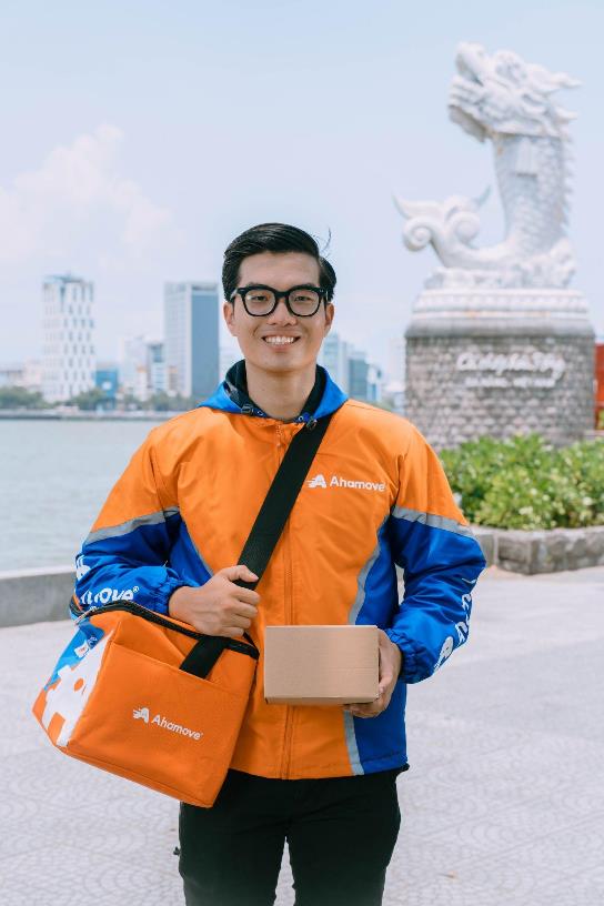 Dịch vụ giao hàng “xanh” AhaFast nổi bật trên đường phố Đà Nẵng - Ảnh 4