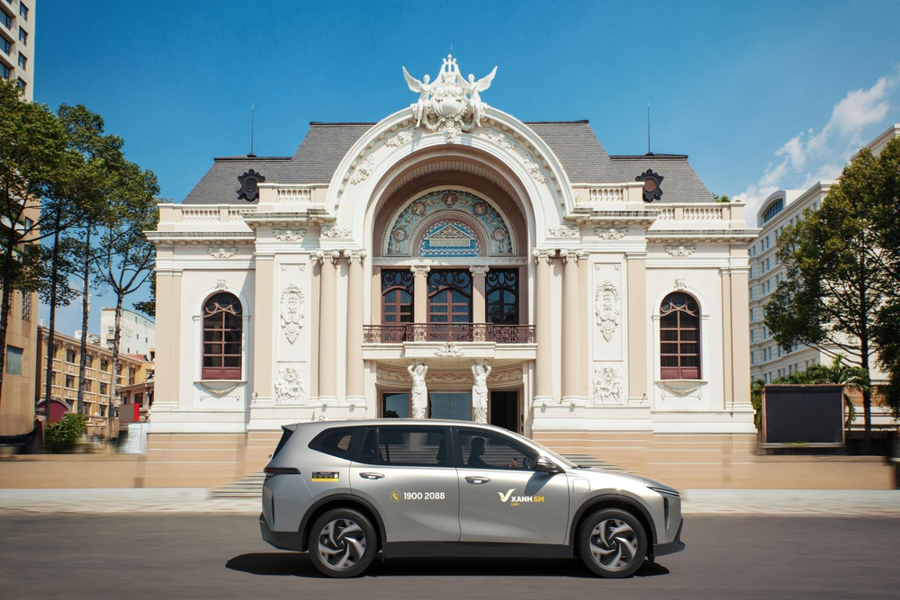 Dịch vụ taxi điện 7 chỗ mở rộng hệ sinh th&aacute;i di chuyển thuần điện của Xanh SM