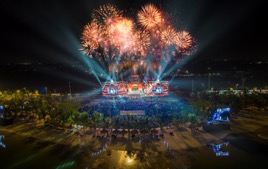 Vinhomes Ocean Park 3 &ndash; The Crown khai trương bằng một bữa tiệc nghệ thuật đầy sắc m&agrave;u