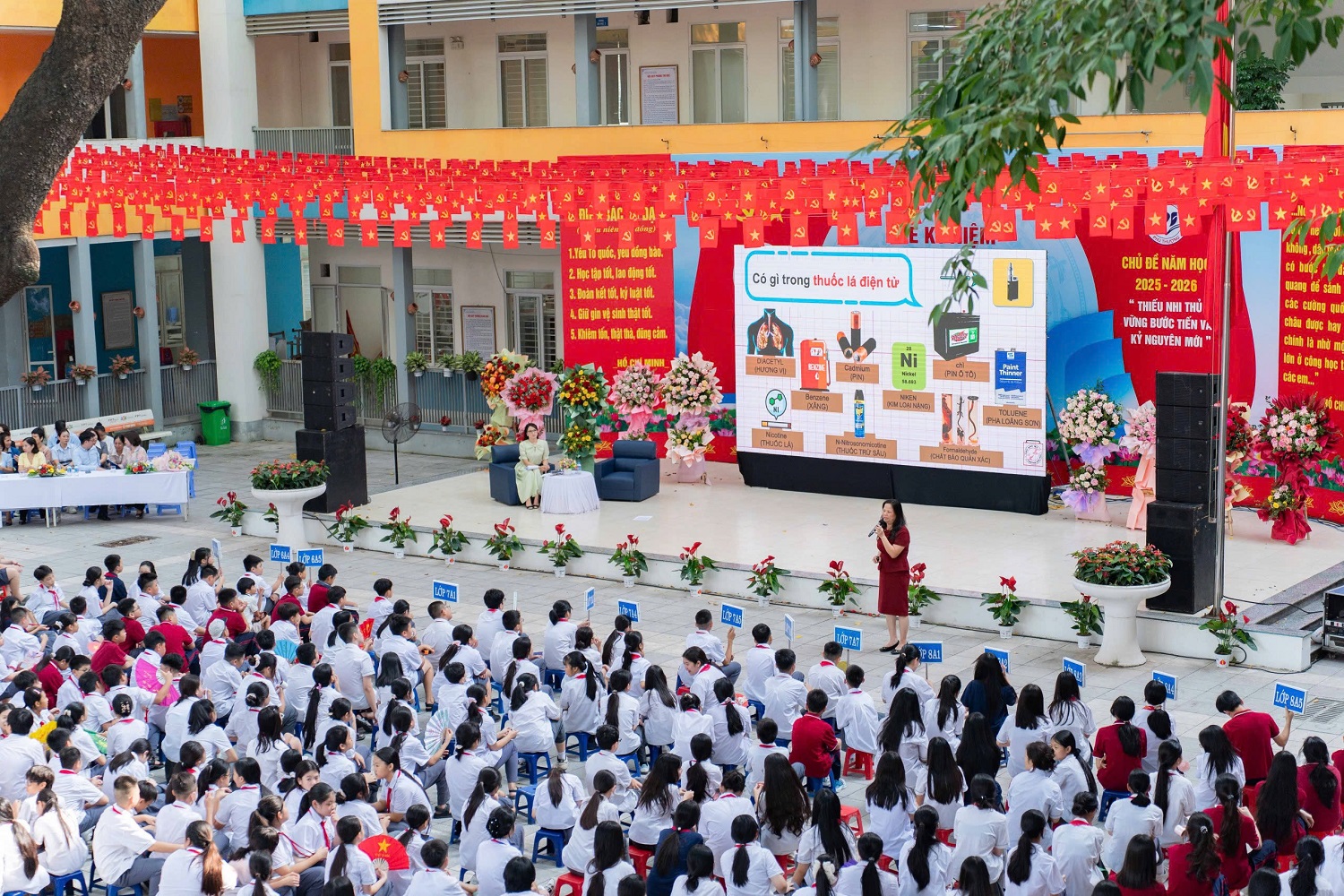 Một buổi chia sẻ về t&aacute;c hại của thuốc l&aacute; điện tử v&agrave; những nỗ lực để ph&ograve;ng chống trong học đường do Trường Đại học Y tế C&ocirc;ng cộng phối hợp với Quỹ VinFuture tổ chức trong năm 2025. Ảnh: VFP. &nbsp;