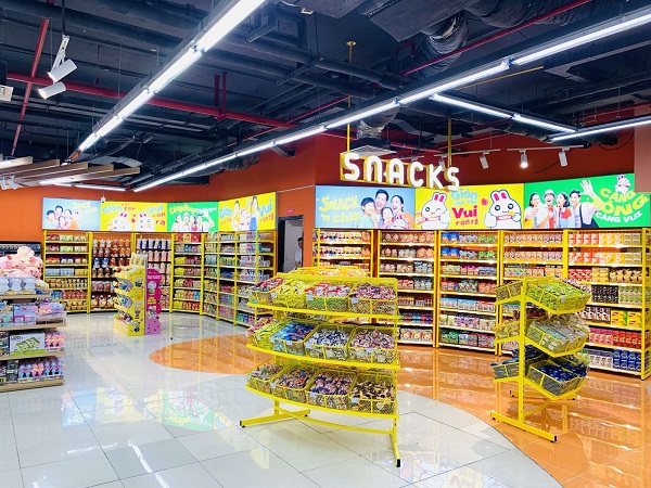 Thi&ecirc;n đường ăn vặt - Snack Zone - với thiết kế trẻ trung tại si&ecirc;u thị WinMart