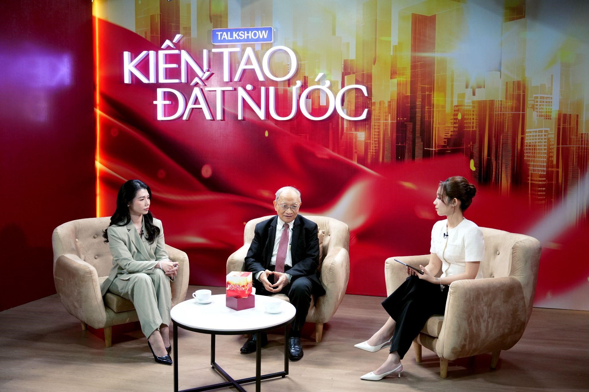 L&ecirc; Đăng Doanh, Nguy&ecirc;n Viện trưởng Viện Nghi&ecirc;n cứu Quản l&yacute; Kinh tế Trung ương v&agrave; B&agrave; Thi Anh Đ&agrave;o &ndash; Gi&aacute;m đốc Khối Marketing, Masterise Group chia sẻ tại Talkshow Kiến tạo Đất nước, chủ đề &ldquo;Kết nối để cất c&aacute;nh&rdquo;.