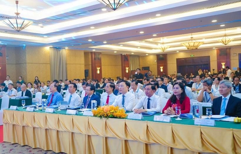 Quang cảnh hội nghị