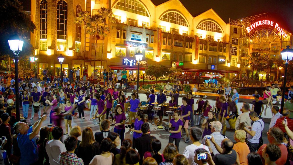 Clarke Quay (Singapore) l&agrave; biểu tượng nightlife ti&ecirc;u biểu cho &ldquo;tuyến phố 3 ca - d&ograve;ng tiền 3 tầng&rdquo;