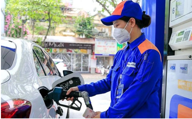 Gi&#225; xăng dầu c&#243; thể giảm tiếp v&#224;o ng&#224;y mai - Ảnh 1