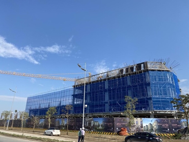 &nbsp;Ch&iacute;nh thức cất n&oacute;c v&agrave;o ng&agrave;y 22/1/2022, Sunshine Capital Tay Thang Long đang gấp r&uacute;t ho&agrave;n thiện