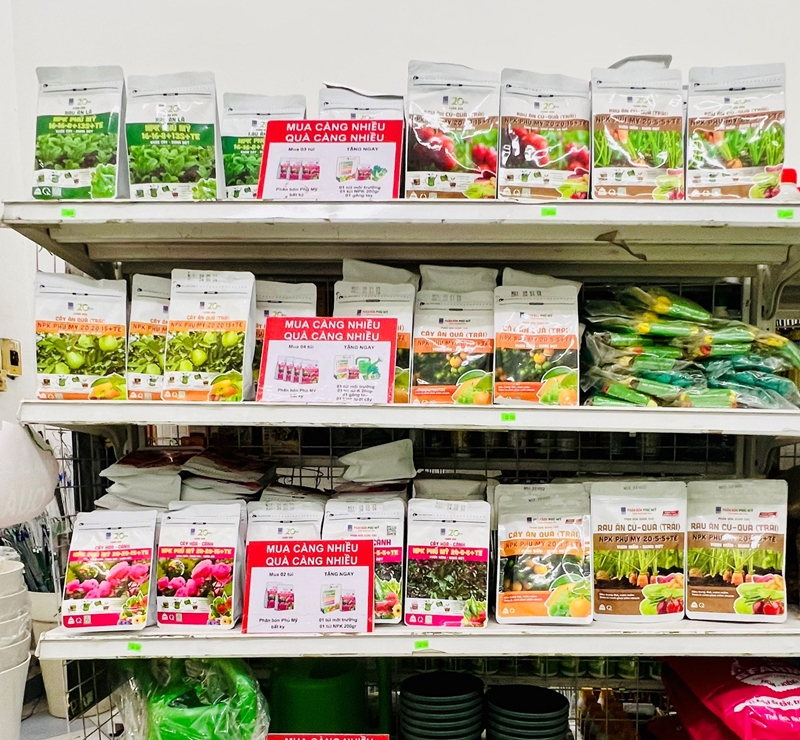 Phu My garden đến tay NTD qua c&aacute;c k&ecirc;nh ph&acirc;n phối truyền thống (cửa h&agrave;ng c&acirc;y cảnh, VTNN) đến hiện đại như c&aacute;c s&agrave;n thương mại điện tử Shopee, Lazada...&nbsp;