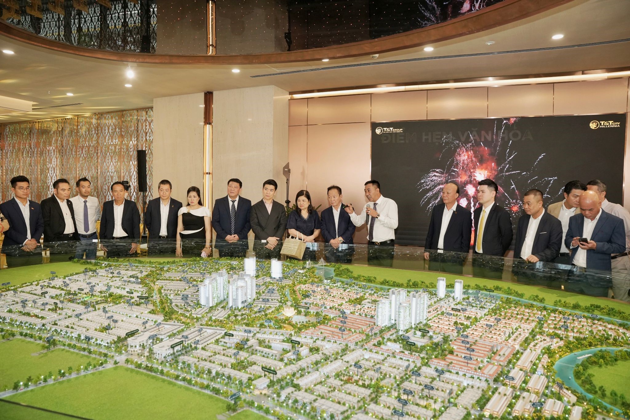 &Ocirc;ng Nguyễn Anh Tuấn - Ph&oacute; Tổng Gi&aacute;m đốc T&amp;T Group chia sẻ về c&aacute;c ph&acirc;n khu tại sa b&agrave;n của dự &aacute;n T&amp;T City Millennia