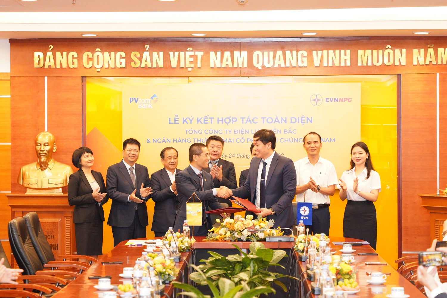 PVcomBank v&agrave; EVNNPC k&yacute; kết hợp t&aacute;c to&agrave;n diện c&ugrave;ng hỗ trợ ph&aacute;t triển l&acirc;u d&agrave;i, bền vững.