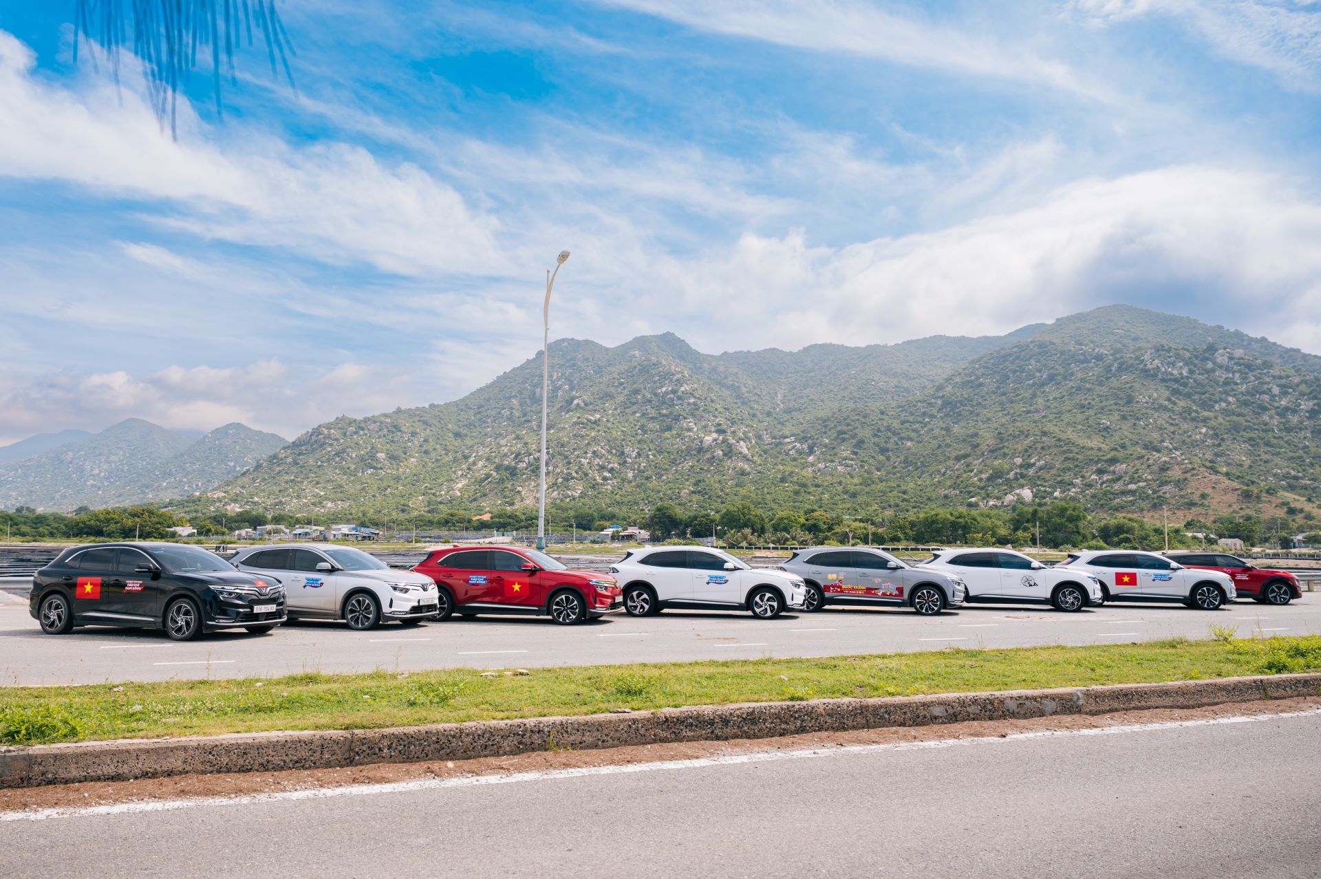 VinFast VF 8 trong mắt người d&#249;ng: Hơn cả ngoại h&#236;nh, l&#224; cảm gi&#225;c l&#225;i “cực kỳ sướng” - Ảnh 2