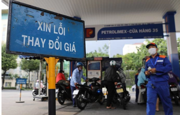 V&#224;o kỳ điều chỉnh, gi&#225; xăng giảm lần thứ 4 li&#234;n tiếp - Ảnh 1