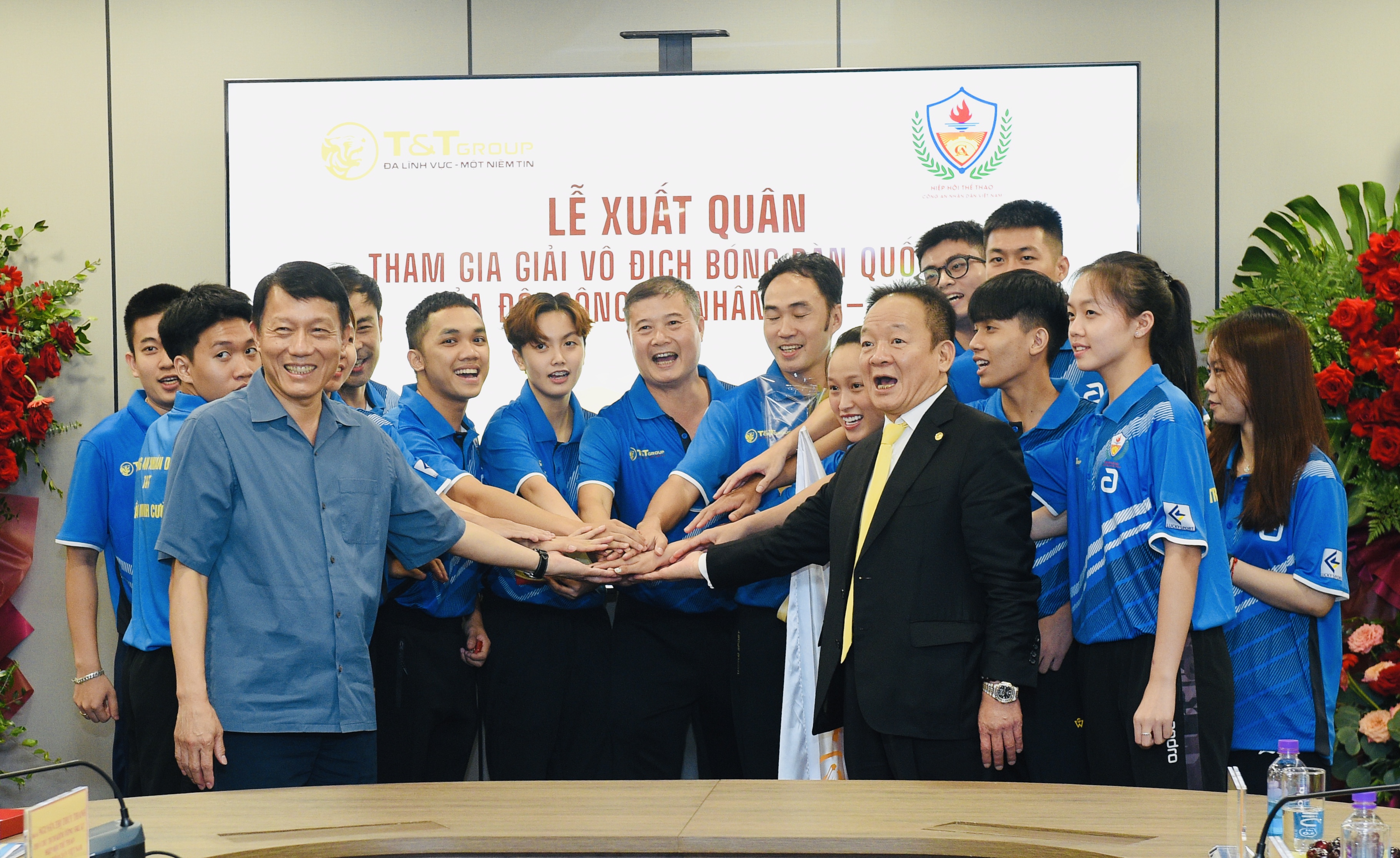 Đội B&oacute;ng b&agrave;n CAND - T&amp;T ra đời l&agrave; th&agrave;nh c&ocirc;ng ti&ecirc;u biểu của m&ocirc; h&igrave;nh x&atilde; hội h&oacute;a thể thao.