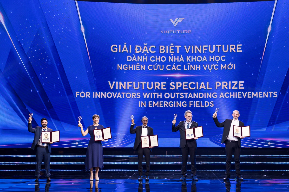Giải Đặc biệt VinFuture 2025 d&agrave;nh cho Nh&agrave; khoa học nghi&ecirc;n cứu c&aacute;c lĩnh vực mới với&nbsp;những đổi mới trong ph&aacute;t triển c&aacute;c loại c&acirc;y trồng lai c&oacute; khả năng tự nh&acirc;n giống