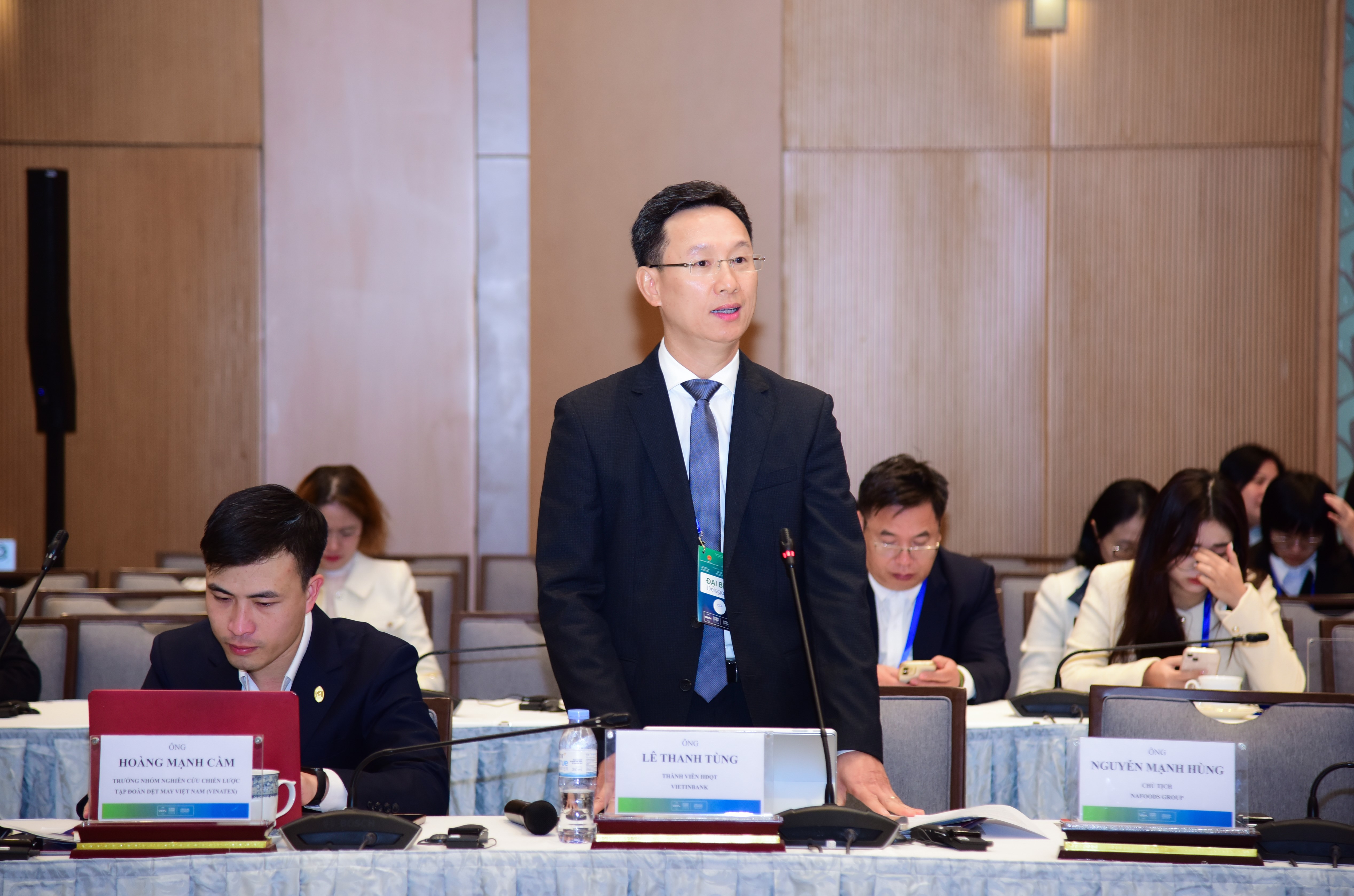 Th&agrave;nh vi&ecirc;n HĐQT VietinBank L&ecirc; Thanh T&ugrave;ng khẳng định: B&ecirc;n cạnh chuyển đổi số, chiến lược xanh l&agrave; một trong những chiến lược quan trọng của VietinBank