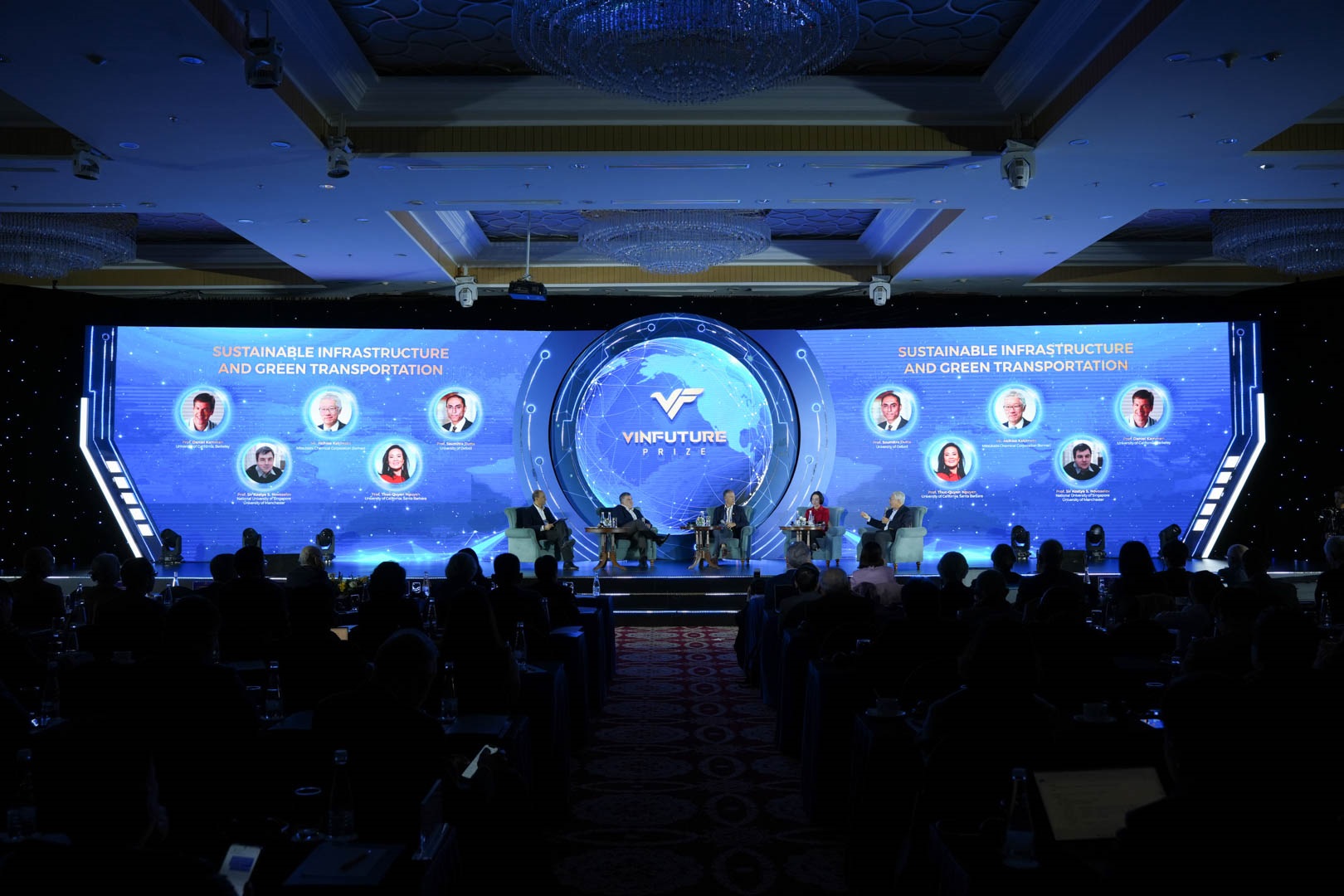 Tuần lễ khoa học c&ocirc;ng nghệ VinFuture 2023 đang diễn ra với nhiều hoạt động tọa đ&agrave;m khoa học về c&aacute;c vấn đề quan trọng của to&agrave;n cầu.