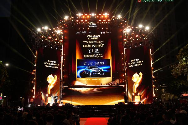 VinFast giành “bộ tứ” giải thưởng danh giá tại Vạn Xuân Awards 2025 - Ảnh 5