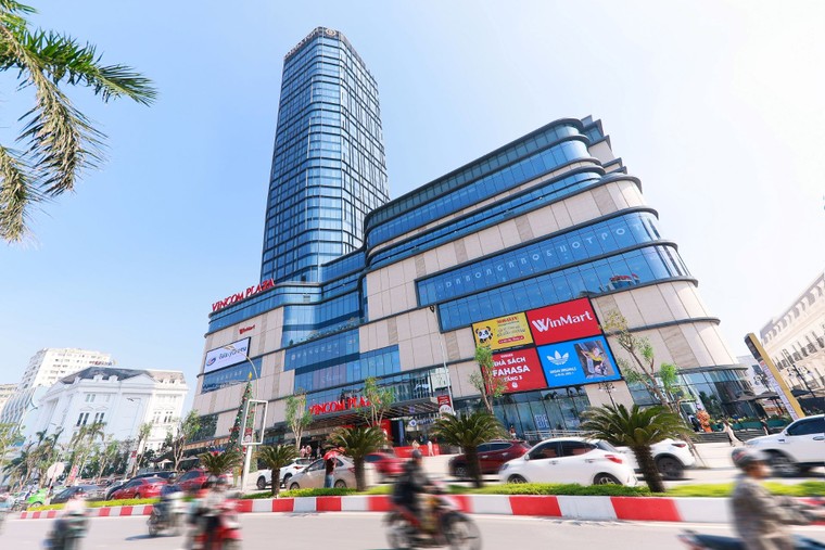 Trung t&acirc;m thương mại Vincom Plaza Vinh khai trương, đ&aacute;nh dấu sự hiện diện của Vincom thứ 90 tr&ecirc;n to&agrave;n quốc.