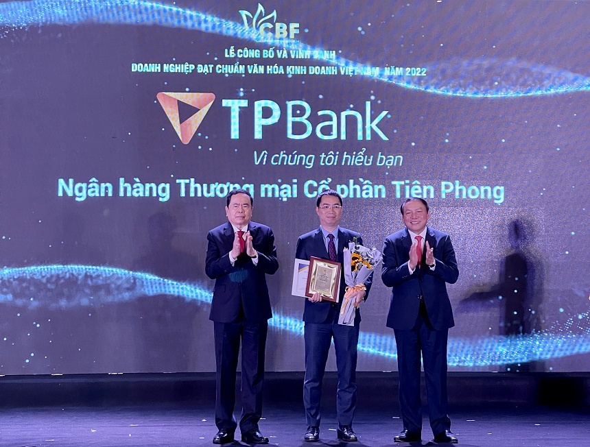 TPBank được c&#244;ng nhận “Doanh nghiệp đạt chuẩn văn h&#243;a kinh doanh Việt Nam 2022” - Ảnh 1