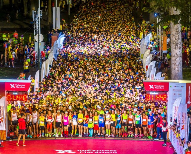 VnExpress Marathon Ho Chi Minh City Midnight 2023. Ảnh: T.L &nbsp;