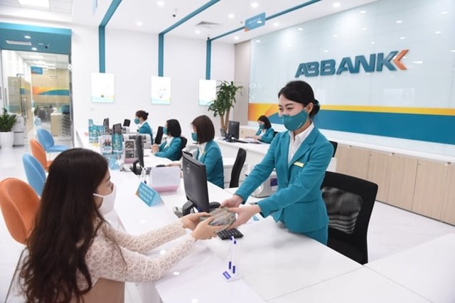 ABBank: Lợi nhuận "bốc hơi" 66%, nợ xấu tăng vọt.