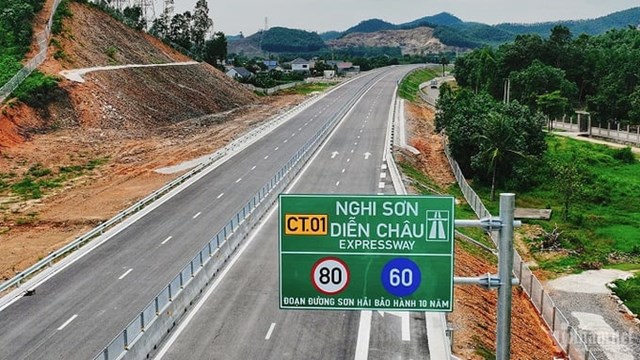 Nghi Sơn - Diễn Ch&acirc;u l&agrave; 1 trong 8 đoạn tuyến cao tốc 4 l&agrave;n xe hạn chế c&oacute; thể khai th&aacute;c với tốc độ tối đa 90km/h. (Ảnh: VietnamNet)