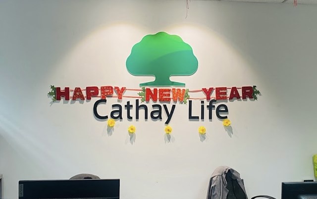 Cathay Life: B&#225;n bảo hiểm sai đối tượng, chậm giải quyết quyền lợi cho kh&#225;ch - Ảnh 1