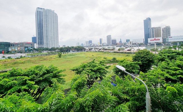 Khu đất của Century Bay Đ&agrave; Nẵng ph&iacute;a Đ&ocirc;ng s&ocirc;ng H&agrave;n. Ảnh: B&aacute;o CAND