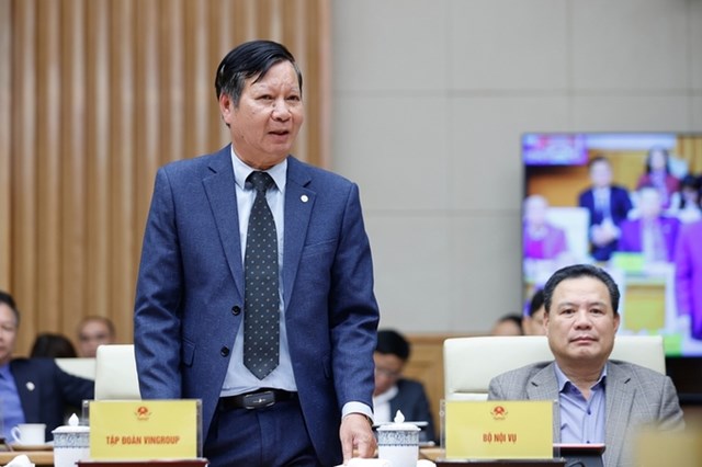 Đại diện Tập đo&agrave;n Vingroup kiến nghị Thủ tướng Ch&iacute;nh phủ cho ph&eacute;p c&aacute;c địa phương được chỉ định thầu, chỉ định nh&agrave; đầu tư thực hiện dự &aacute;n nh&agrave; ở x&atilde; hội.