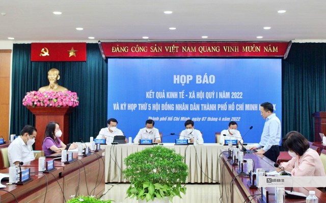 UBND Tp.HCM tổ chức họp b&aacute;o t&igrave;nh h&igrave;nh kinh tế x&atilde; hội 3 th&aacute;ng đầu năm 2022 sau kỳ họp thứ 5 của HĐND Tp.HCM ng&agrave;y 7/4.