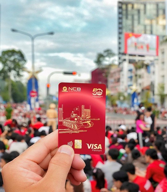 Độc lạ bộ ảnh “Một ng&#224;y xu&#244;i d&#242;ng lịch sử” của thẻ Thống Nhất - Ảnh 7