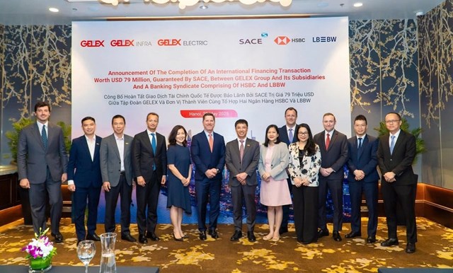 C&aacute;c b&ecirc;n tham gia lễ c&ocirc;ng bố ho&agrave;n tất giao dịch bảo l&atilde;nh khoản vay kh&ocirc;ng r&agrave;ng buộc trị gi&aacute; 79 triệu USD cho GELEX.