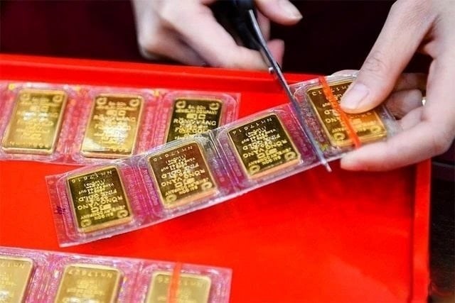 Chặt những &#39;tay to&#39; thao t&#250;ng thị trường v&#224;ng - Ảnh 1