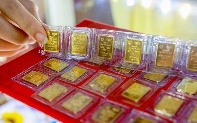 Gi&#225; v&#224;ng miếng SJC giảm từng giờ, &#39;bốc hơi&#39; cả triệu đồng trong phi&#234;n s&#225;ng - Ảnh 1
