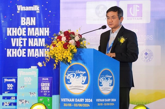 &Ocirc;ng Nguyễn Quang Tr&iacute; &ndash; Gi&aacute;m đốc điều h&agrave;nh Marketing Vinamilk &ndash; ph&aacute;t biểu tại sự kiện khai mạc Triển l&atilde;m quốc tế ng&agrave;nh sữa v&agrave; sản phẩm sữa 2024. &nbsp;