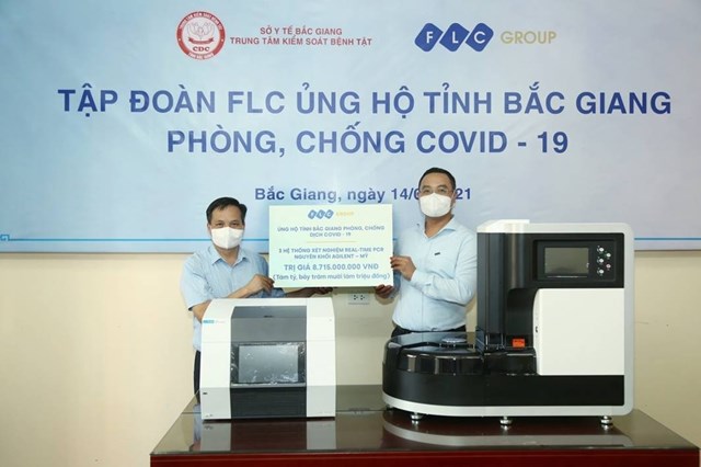 Tập đo&agrave;n FLC trao tặng tỉnh Bắc Giang 3 hệ thống x&eacute;t nghiệm COVID-19 trị gi&aacute; gần 9 tỷ đồng &nbsp;