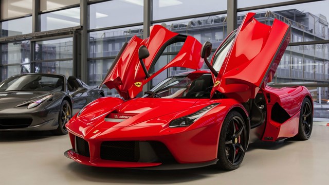 Ferrari l&agrave; h&atilde;ng xe thể thao chuy&ecirc;n sản xuất xe đua F1.